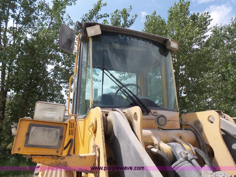 image for item J1643 1999 Volvo L90C wheel loader