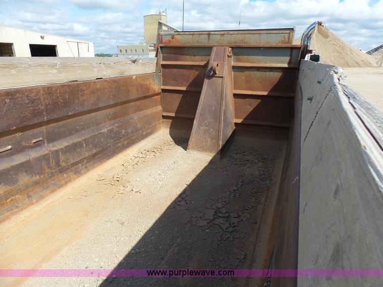 image for item J1651 1997 Volvo WG dump truck