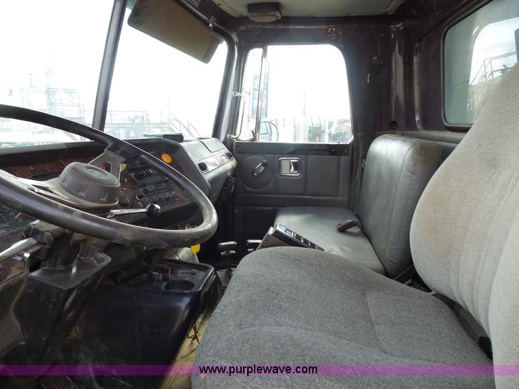 image for item J1651 1997 Volvo WG dump truck