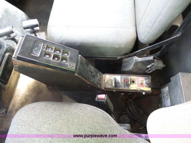 image for item J1651 1997 Volvo WG dump truck