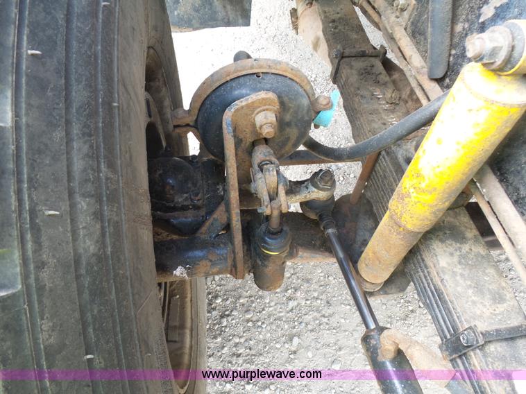 image for item J1651 1997 Volvo WG dump truck