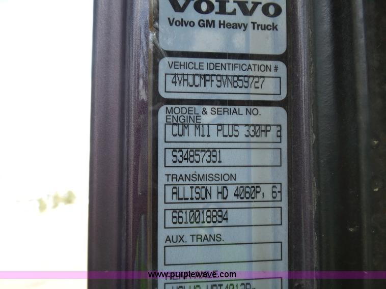 image for item J1651 1997 Volvo WG dump truck