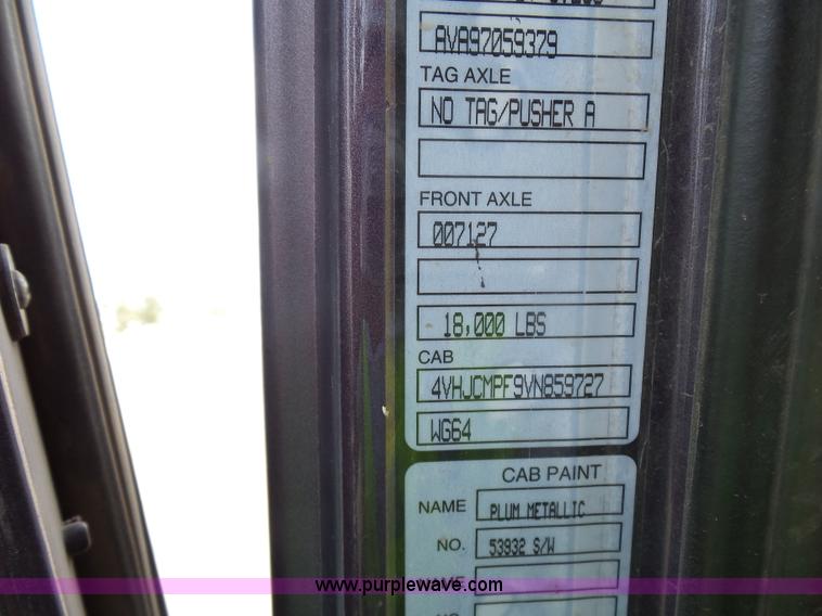 image for item J1651 1997 Volvo WG dump truck