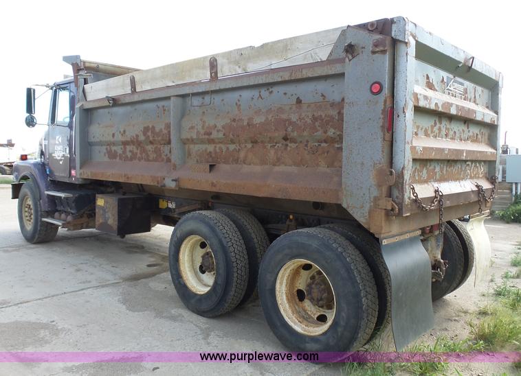 image for item J1652 1997 Volvo WG dump truck