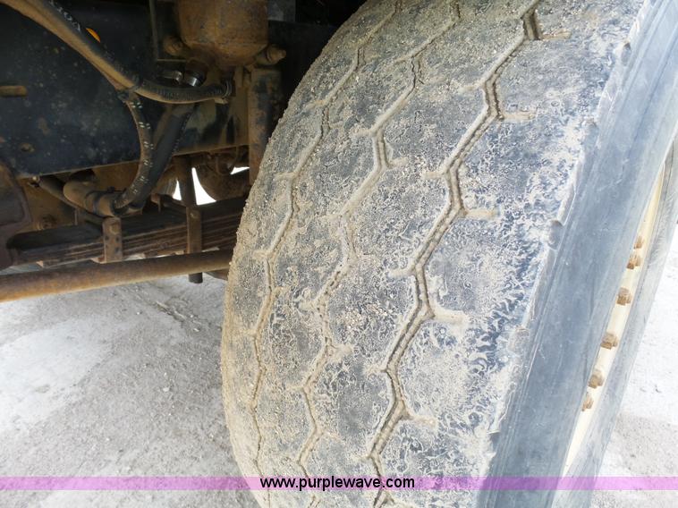 image for item J1652 1997 Volvo WG dump truck