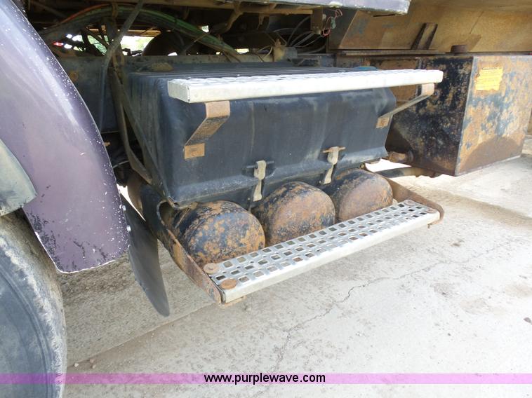 image for item J1652 1997 Volvo WG dump truck