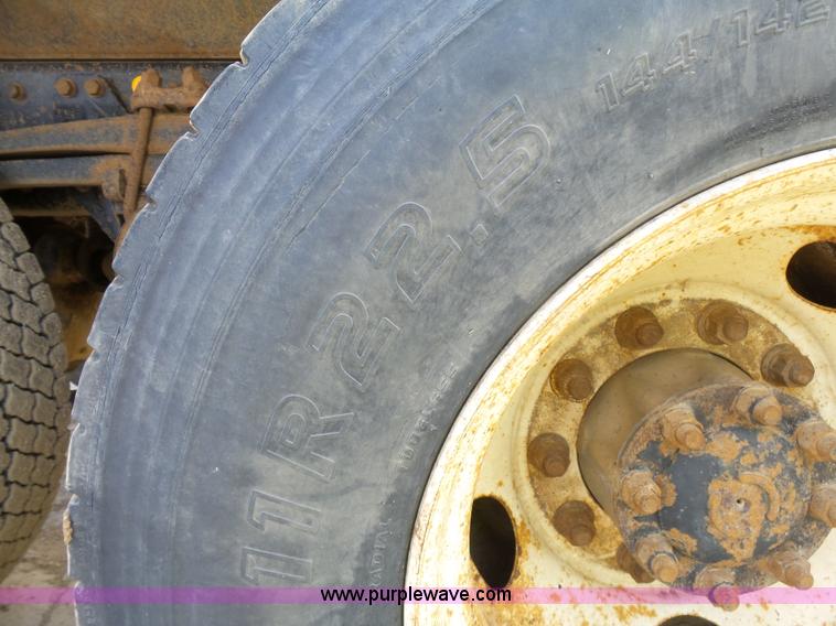 image for item J1652 1997 Volvo WG dump truck