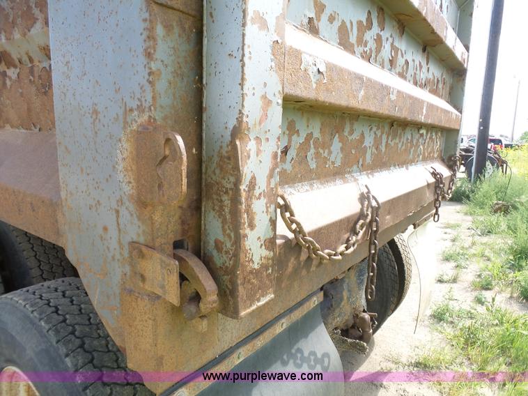 image for item J1652 1997 Volvo WG dump truck