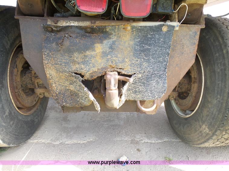 image for item J1652 1997 Volvo WG dump truck