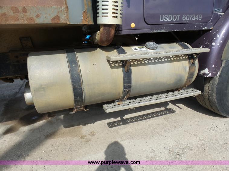 image for item J1652 1997 Volvo WG dump truck