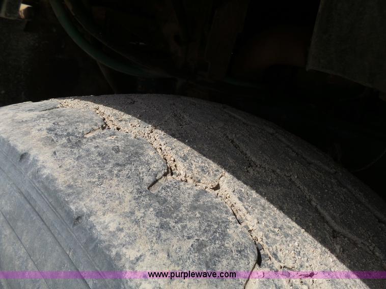 image for item J1652 1997 Volvo WG dump truck