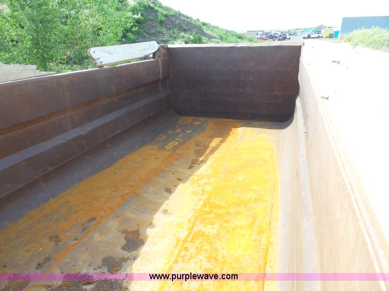 image for item J1652 1997 Volvo WG dump truck