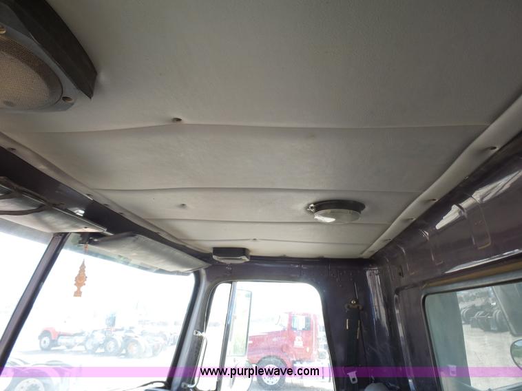 image for item J1652 1997 Volvo WG dump truck