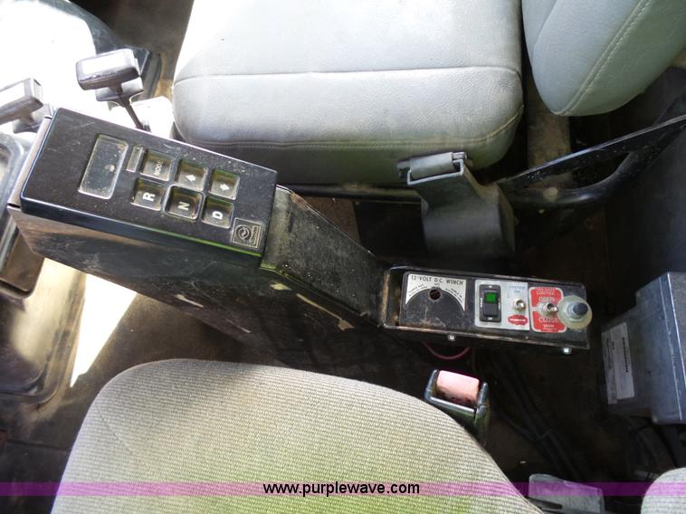 image for item J1652 1997 Volvo WG dump truck