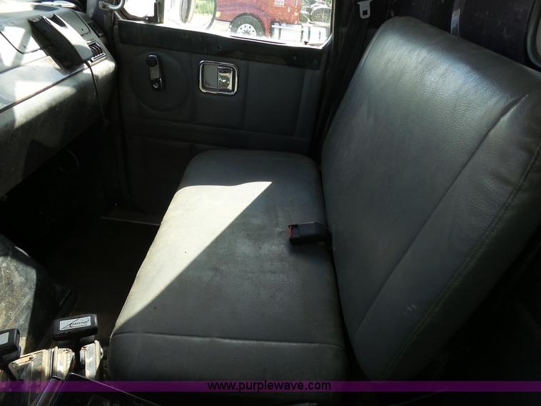 image for item J1652 1997 Volvo WG dump truck