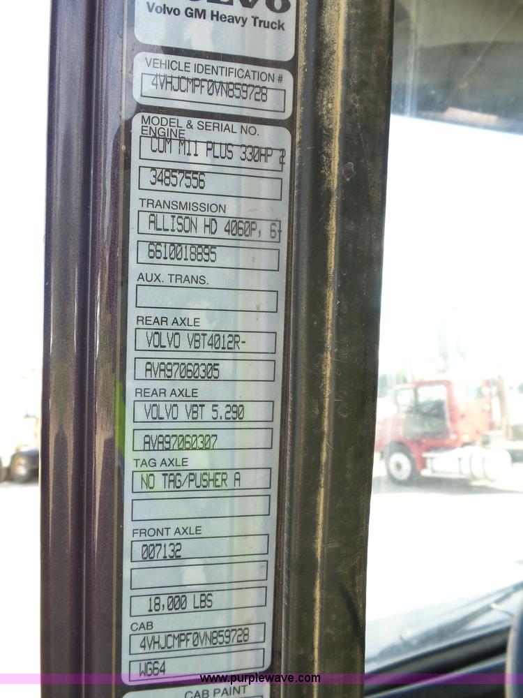 image for item J1652 1997 Volvo WG dump truck