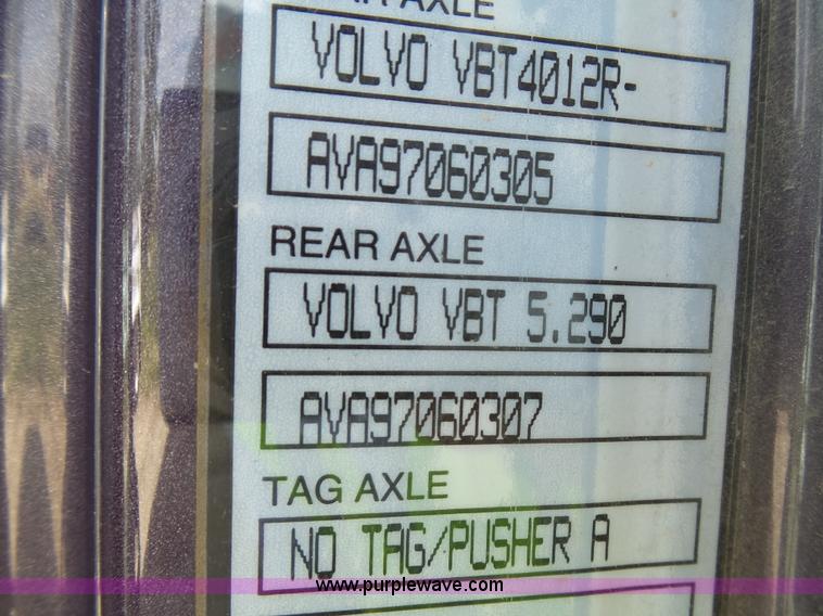 image for item J1652 1997 Volvo WG dump truck