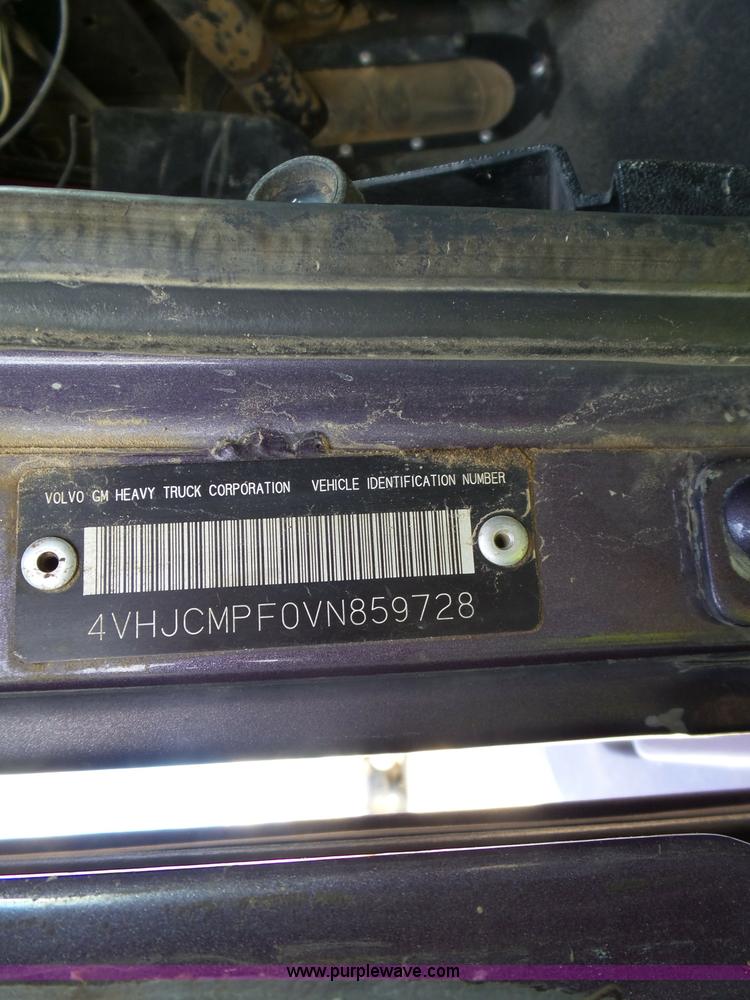 image for item J1652 1997 Volvo WG dump truck