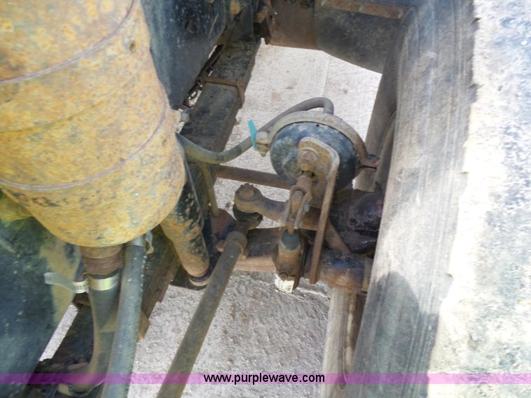 image for item J1652 1997 Volvo WG dump truck