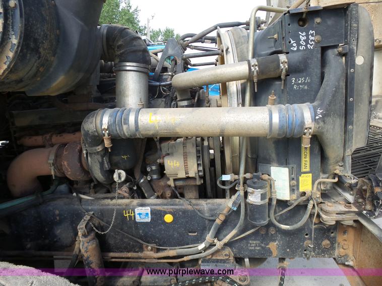 image for item J1652 1997 Volvo WG dump truck