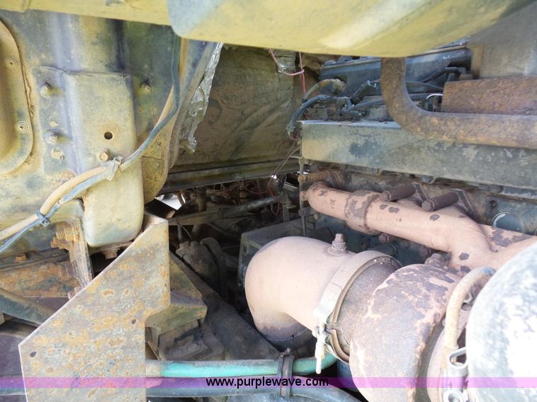 image for item J1652 1997 Volvo WG dump truck