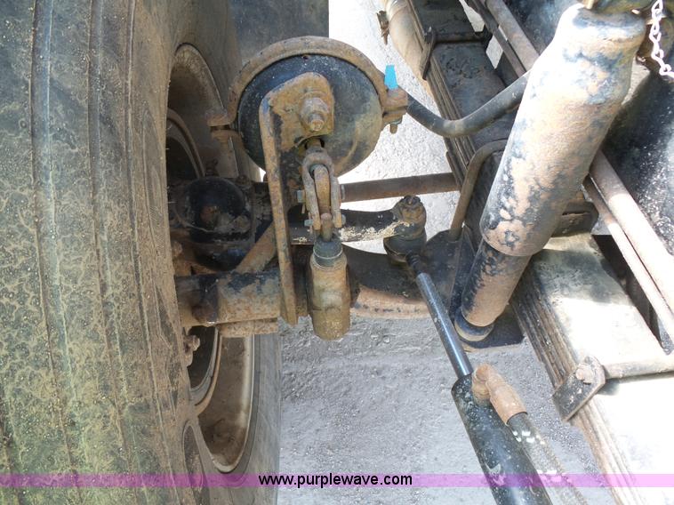 image for item J1652 1997 Volvo WG dump truck