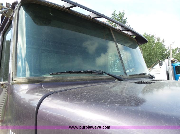 image for item J1652 1997 Volvo WG dump truck