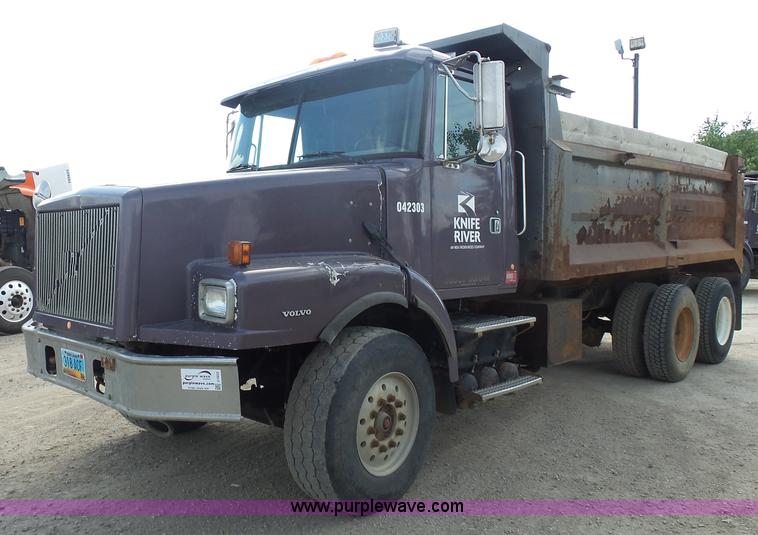 image for item J1653 1997 Volvo WG dump truck