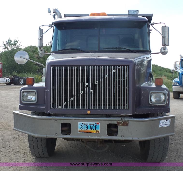 image for item J1653 1997 Volvo WG dump truck