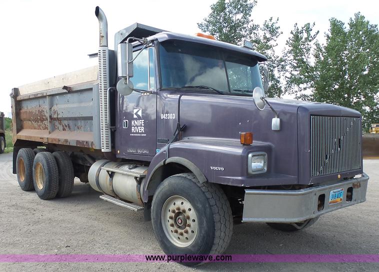 image for item J1653 1997 Volvo WG dump truck