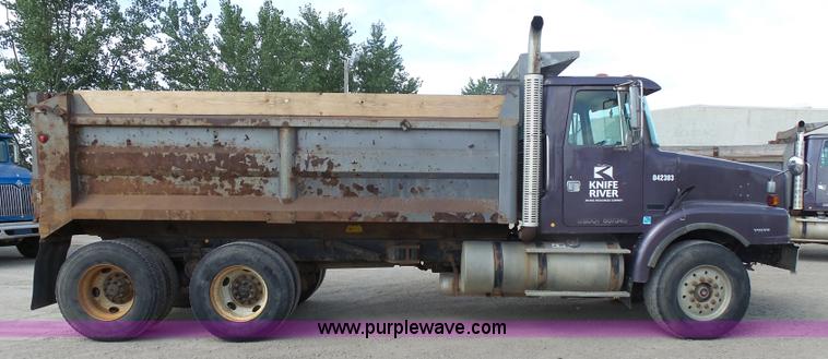 image for item J1653 1997 Volvo WG dump truck