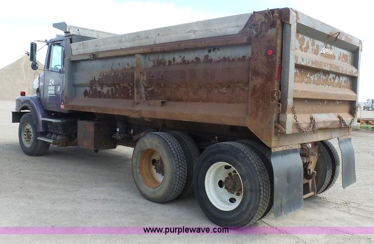 image for item J1653 1997 Volvo WG dump truck