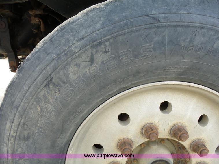 image for item J1653 1997 Volvo WG dump truck