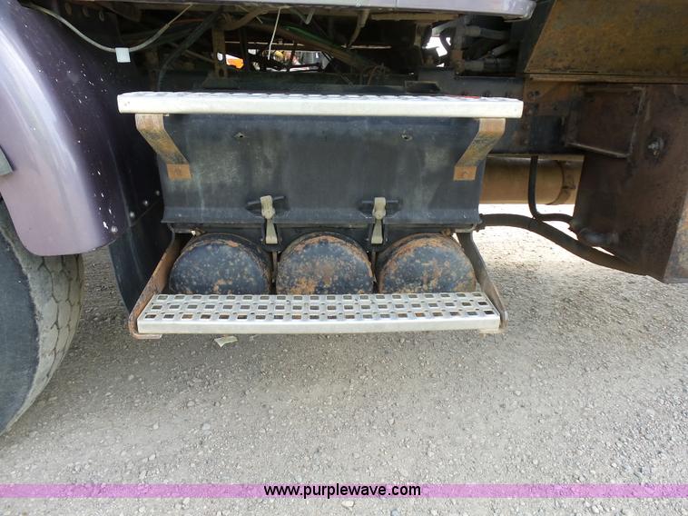 image for item J1653 1997 Volvo WG dump truck