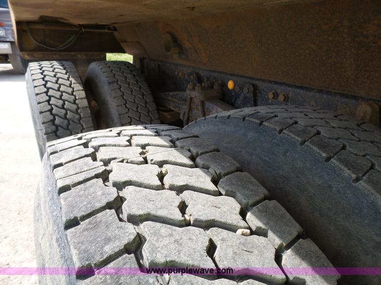 image for item J1653 1997 Volvo WG dump truck