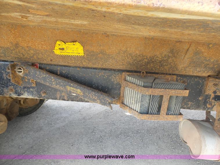 image for item J1653 1997 Volvo WG dump truck