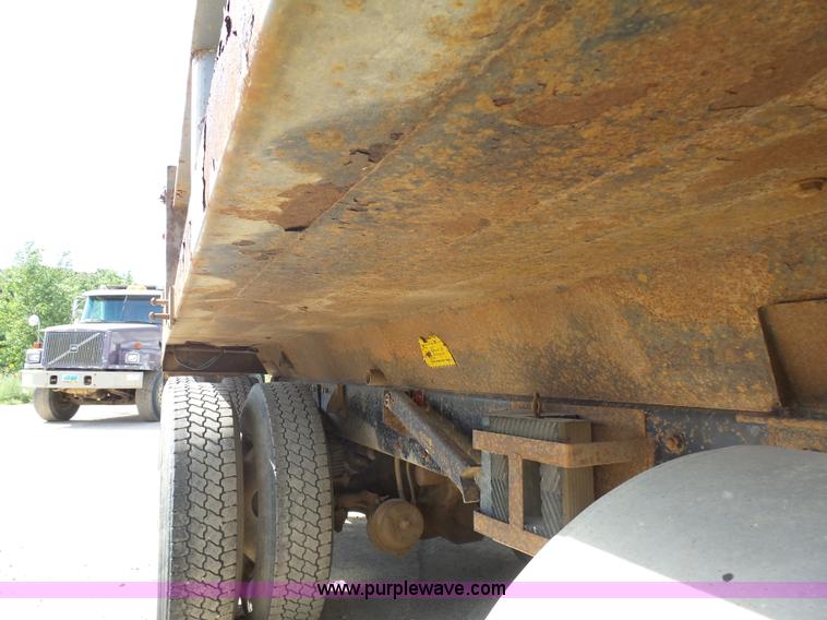 image for item J1653 1997 Volvo WG dump truck