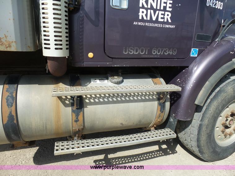 image for item J1653 1997 Volvo WG dump truck