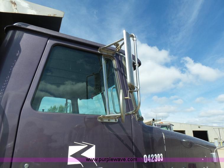 image for item J1653 1997 Volvo WG dump truck