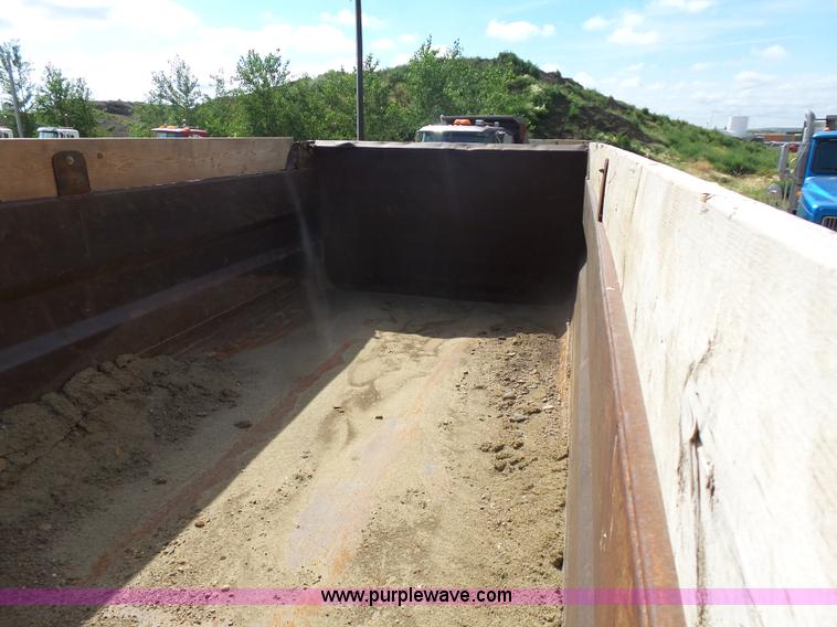 image for item J1653 1997 Volvo WG dump truck