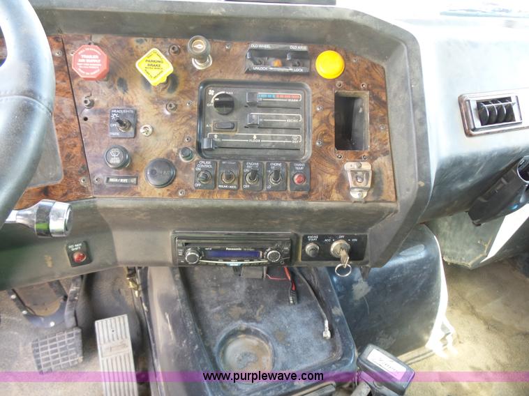 image for item J1653 1997 Volvo WG dump truck