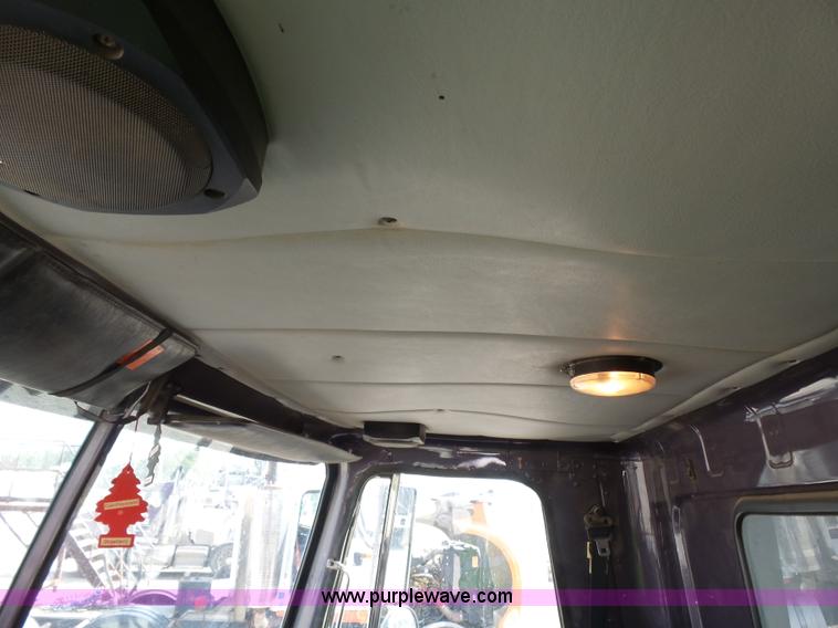 image for item J1653 1997 Volvo WG dump truck