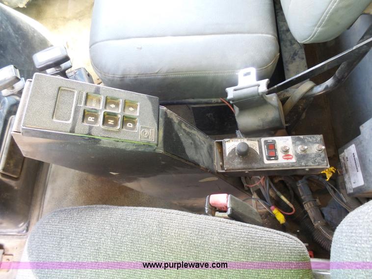 image for item J1653 1997 Volvo WG dump truck