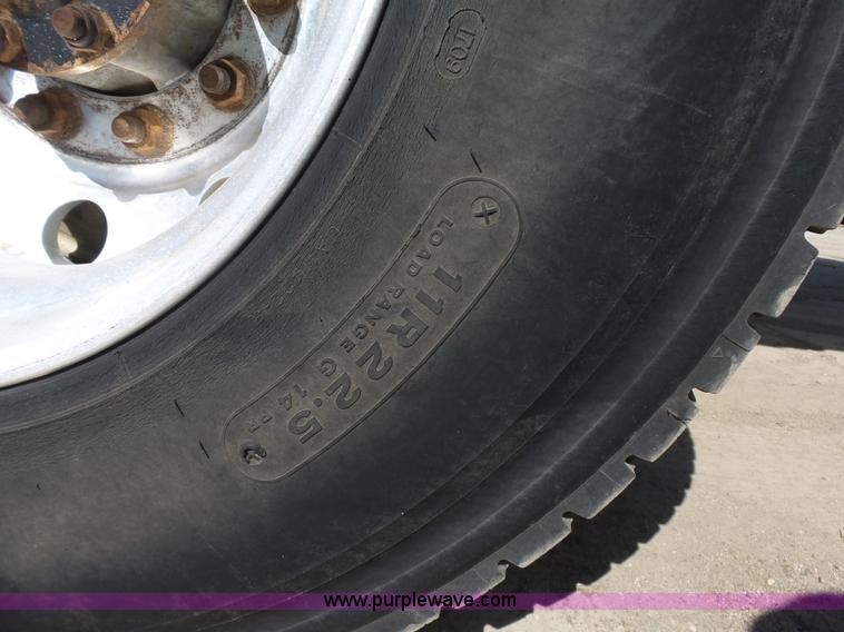 image for item J1654 1999 International 9200 dump truck