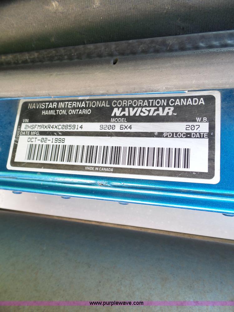 image for item J1654 1999 International 9200 dump truck