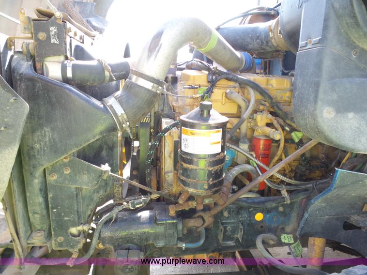 image for item J1654 1999 International 9200 dump truck