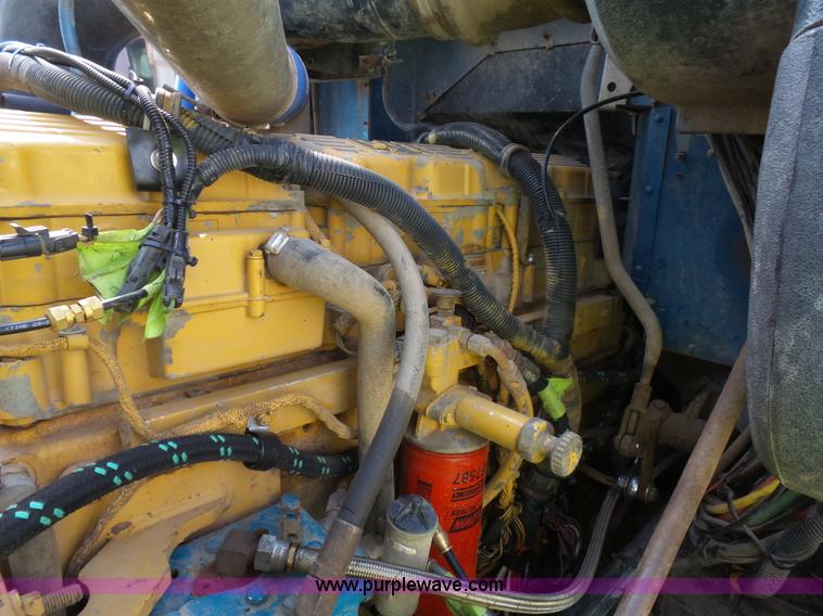 image for item J1654 1999 International 9200 dump truck