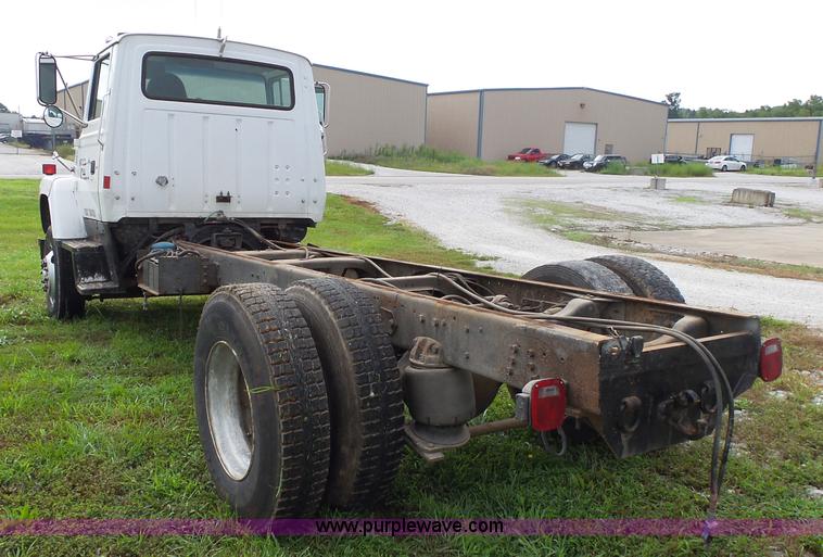 image for item K1163 1992 Ford LN9000 truck chassis