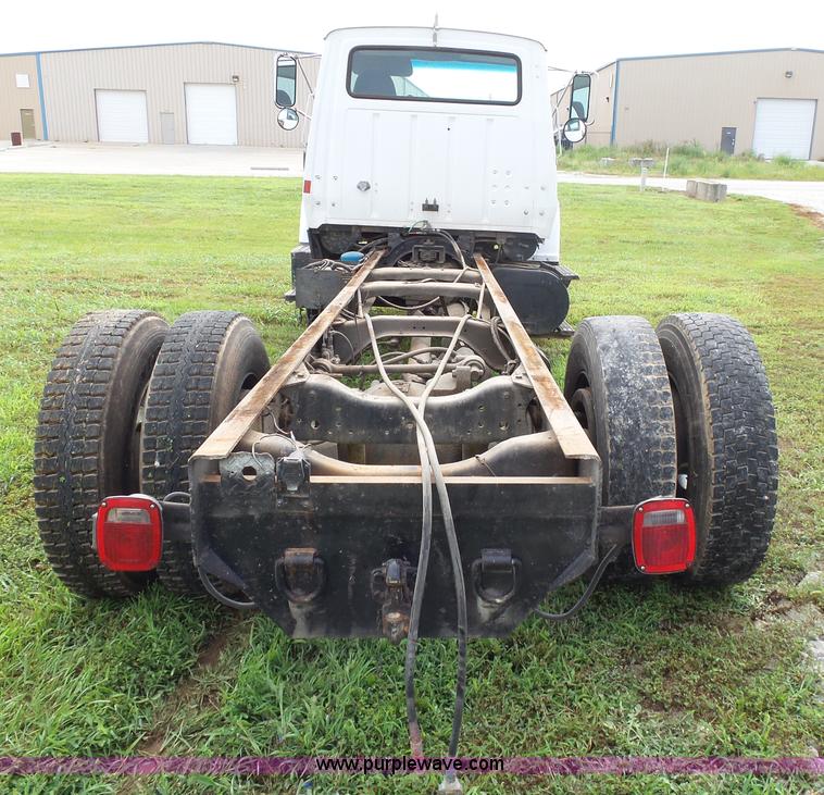 image for item K1163 1992 Ford LN9000 truck chassis
