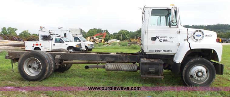 image for item K1163 1992 Ford LN9000 truck chassis
